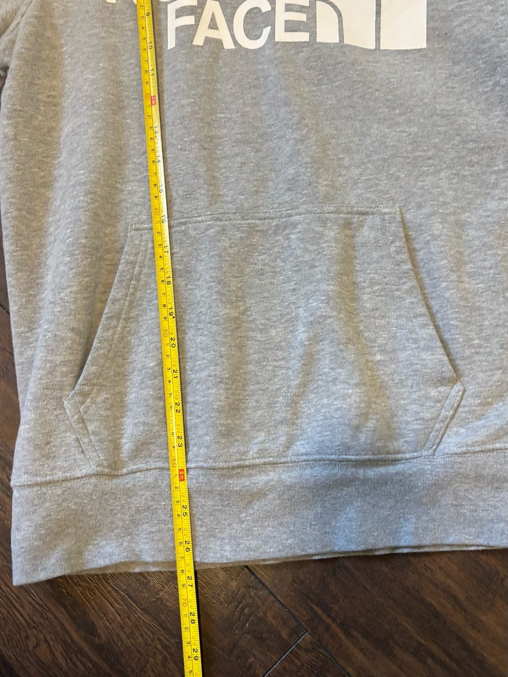 Authentic The North Face "Half Dome" Pullover Hoodie size Small spot on arm - Picture 3 of 14